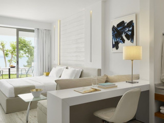 Lichnos Beach Hotel and Suites