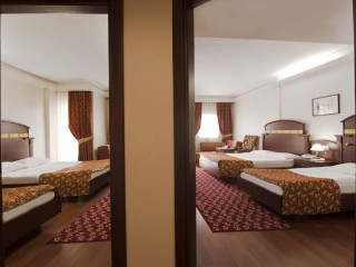 OLYMPIC STAR APARTMENTS