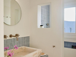 Milos Breeze Boutique