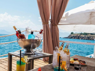 La Boutique Hotel amp; Suites