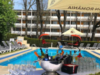 APRIL LUXURY SUITES - ADULTS ONLY
