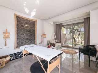 Blue Carpet Luxury Suites