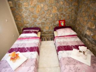 APARTMENT ANY