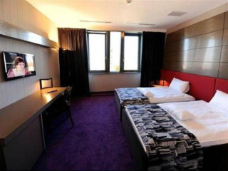 Plaza V Business And Spa