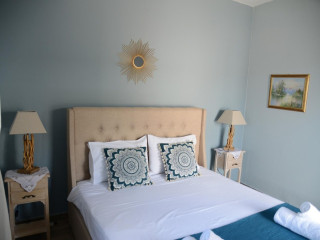 GODDESSES VILLA 2 IN NIES