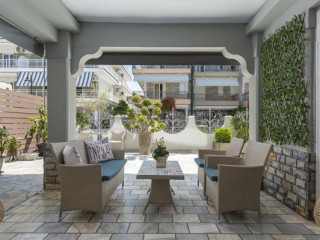 Ouzas Luxury Hotel
