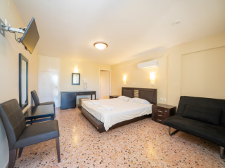 LORENZO HOUSE APARTMENTS