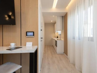 LUXEASY Acropolis Suites