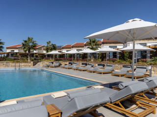 Akrolithos Luxury Suites