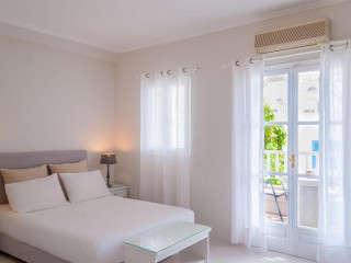 Milos Bay Suites