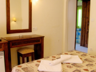 Kosmoplaz Beach Resort Hotel