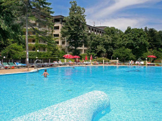 LOTOS HOTEL RIVIERA
