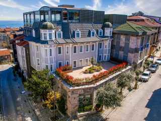 Amiral Palace Boutique Hotel