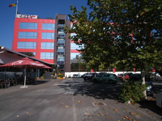 City Hotel