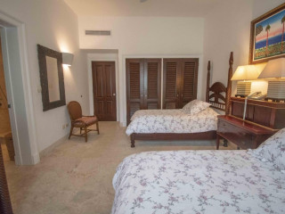 OCEAN FRONT LUXURY VILLA IN GOLF AND BEACH RESORT