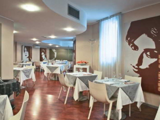 Bamp;B HOTEL Milano Cologno Studios