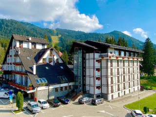 HOTEL ESCALADE.