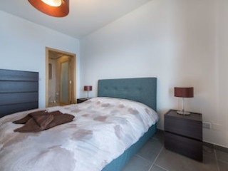 SEAFRONT LUXURY APARTMENT INCL POOL