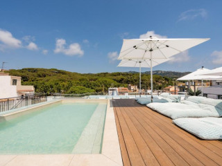 Neptuno Apartments