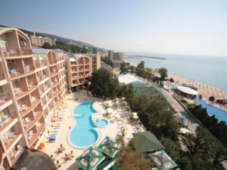 Aqua Hotel Bertran Park