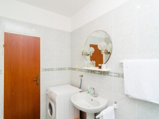 APARTMENTS PECO