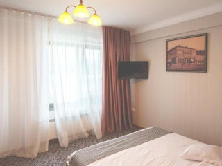 HOTEL ROSER HOUSE ( COLIBITA 40 KM FROM BISTRITA)