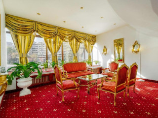 Hotel Cetate..