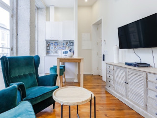 NADA04 · STUDIO APARTMENT WITH BALCONY NEXT TO RIBEIRA