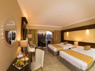 Naama Waves Hotel *****