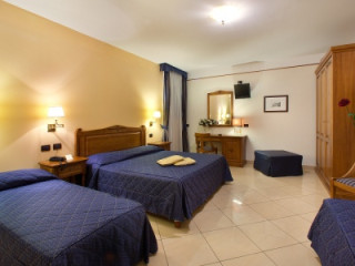 ULISSE DELUXE HOSTEL