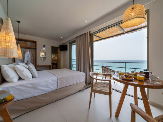 Thea Luxury Suites