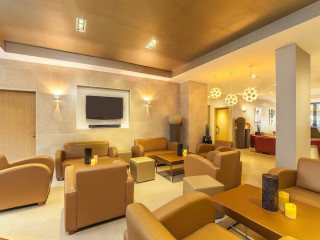 MONTAIGNE AND SPA HOTEL