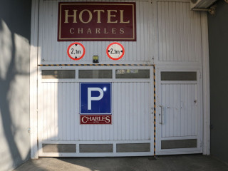 HOTEL CHARLES