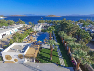 REGIA MARE BEACH HOTEL