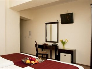 HOTEL AVIS 