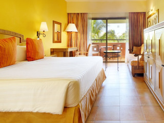 Barcelo Maya Colonial