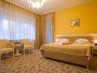 COMPLEX LA TUNIRI - VILA ECONOMAT