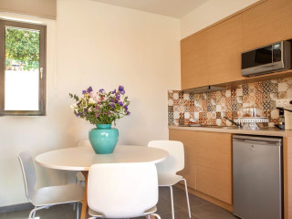 Sundance Apartments & Suites