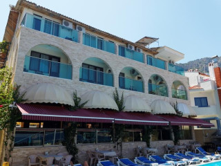 OZCAN BEACH HOTEL