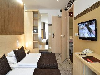 PROMENADE CITY HOTEL