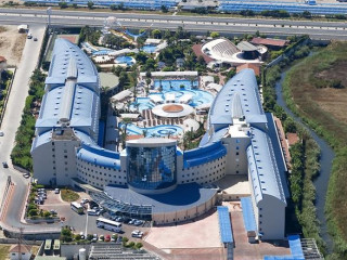 CRYSTAL ADMIRAL RESORT SUITES  SPA