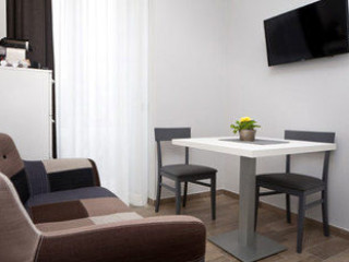 APARTHOTEL MENEGHINO