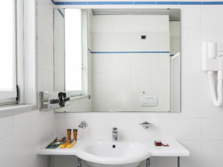 Bamp;B HOTEL Milano La Spezia