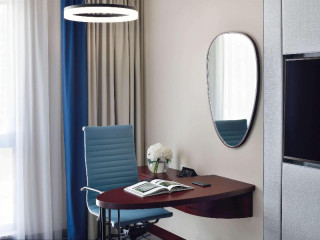 Movenpick Hotel amp; Apartments Bur Dubai
