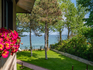 Epico Seafront  Garden Apartments