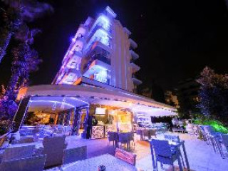 MODA BEACH HOTEL