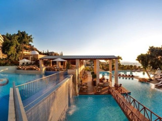 Rhodes Bay Hotel & Spa
