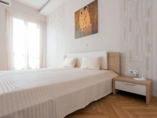 ADAGIO HOSTEL BASILICA