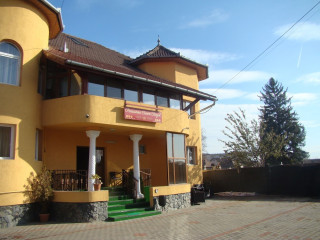 CROWN ROYAL PENSIUNE