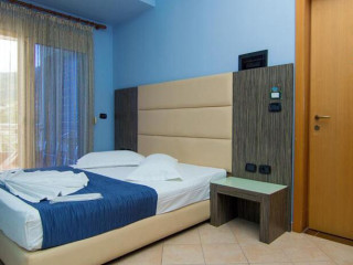 Alboro Seaside Suites